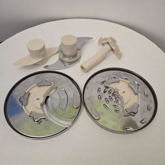 CUISINART Blade and Disc Holder BDH-2C w/ Food Processor Blades - Picture 4 of 13